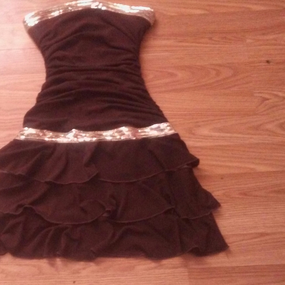 Dress - Picture 2 of 4